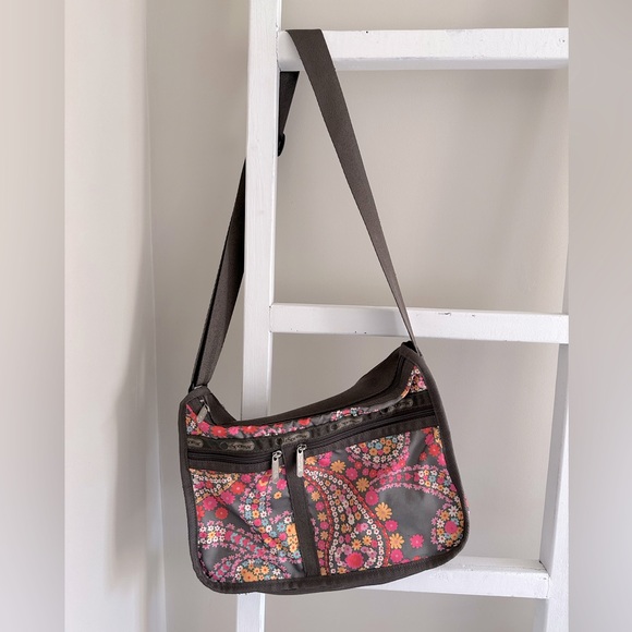 LeSportsac Deluxe Everyday Bag - Picture 2 of 11